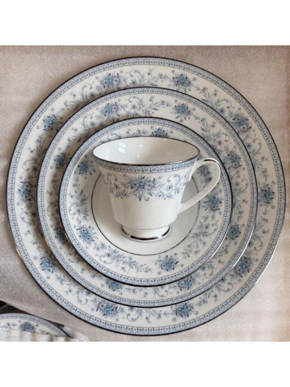 Noritake Blue Hill 2482 Fine China 5-pc Place Setting * 3 Plates, Cup & Saucer
